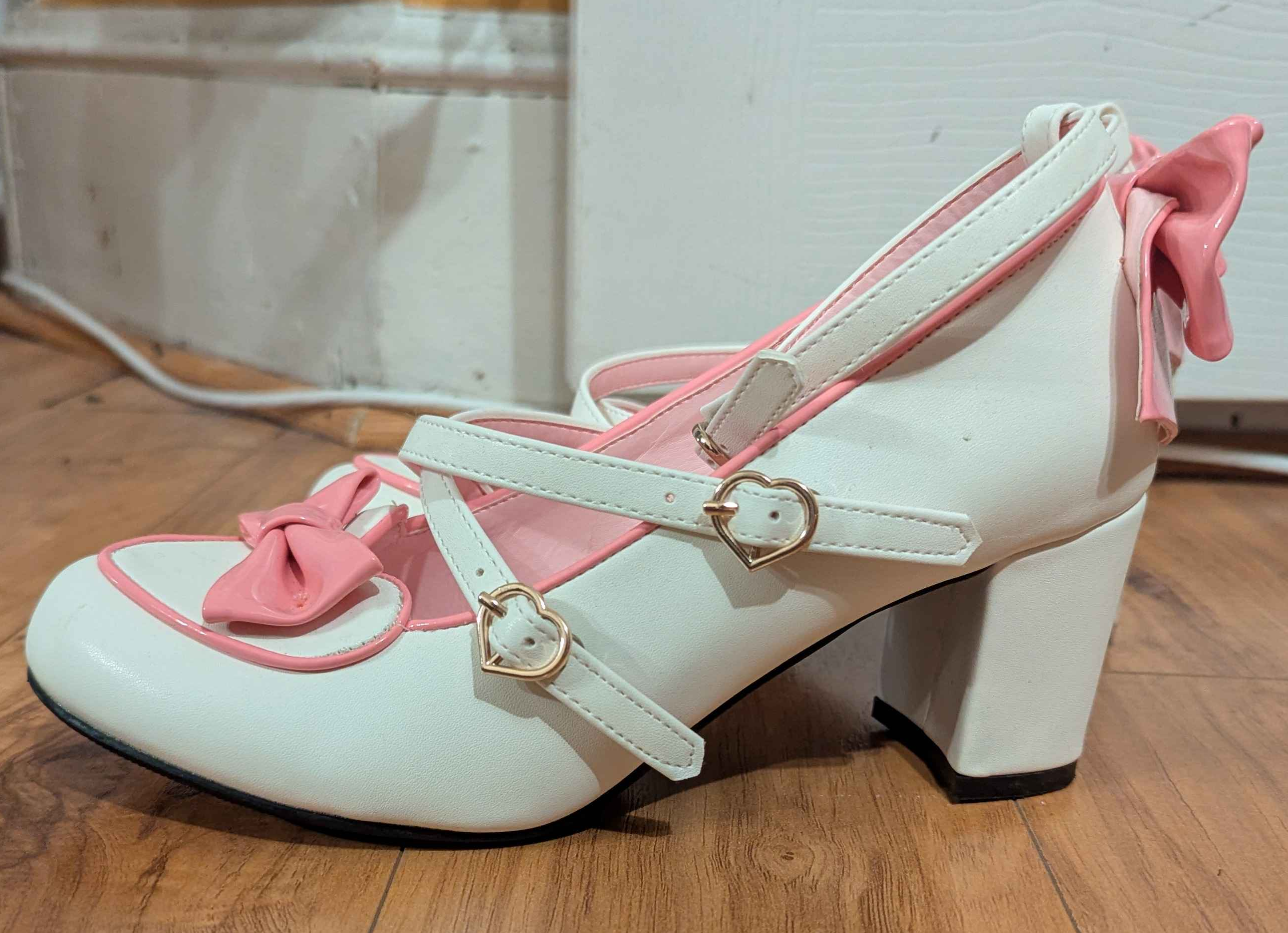 Angelic Pretty: L.O.V.E. Heart Shoes in white x pink - Shoes